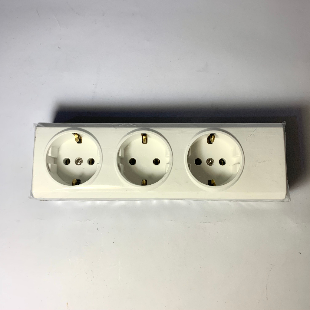 Stop Kontak Broco 3 lubang / Colokan Listri / Sambungan Listrik