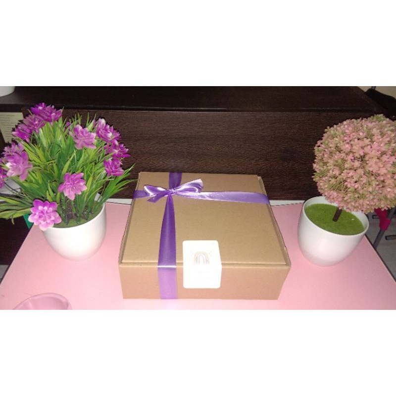 

SNACK GIFT BOX murah untuk kado ultah aniv atau wisuda