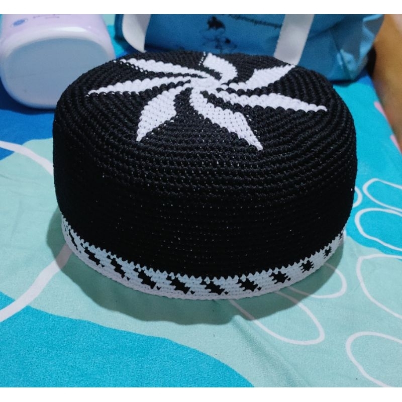 peci rajut / kopiah bundar / peci motif simple / polos hitam