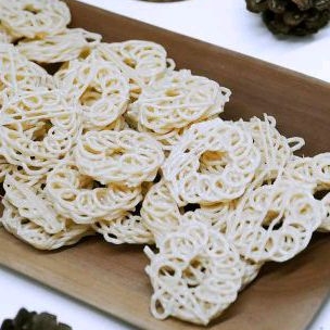 

200gram kerupuk mentah seblak Rafael VIRAL/ Mawar termurah!!