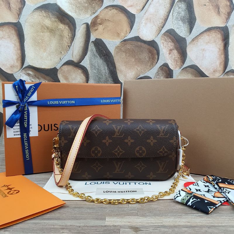 LOUIS VUITTON Monogram LV Ivy 1212809