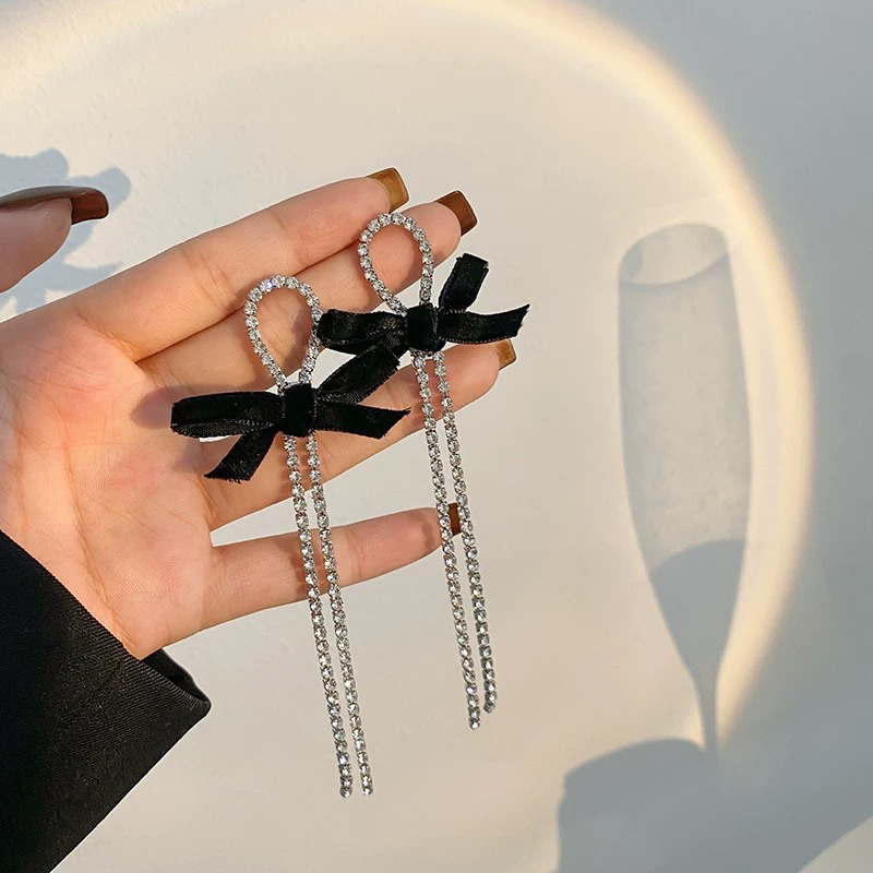 Anting Mutiara pita hitam