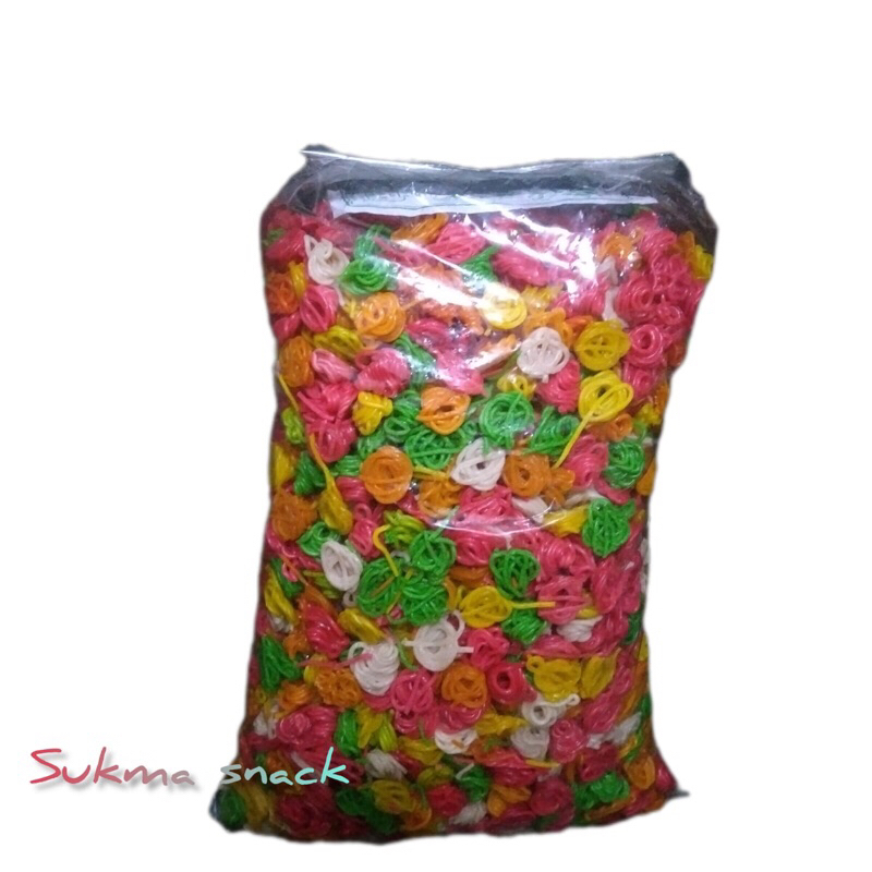 

Krupuk warna warni bentuk keong