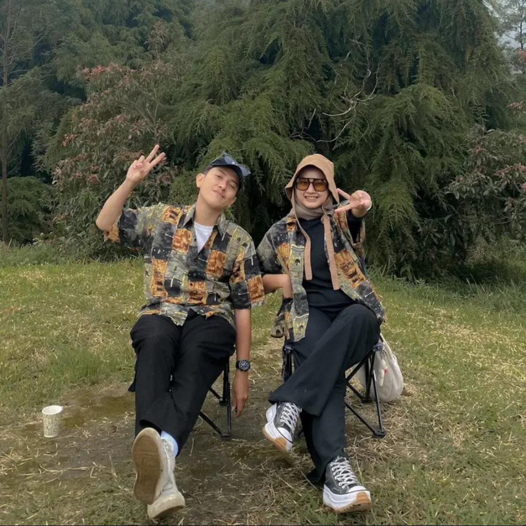 Kemeja Couple Vintage Retro Casual Lengan Pendek Premium Terbaru Kekinian Baju Pasangan Keren Vol,2