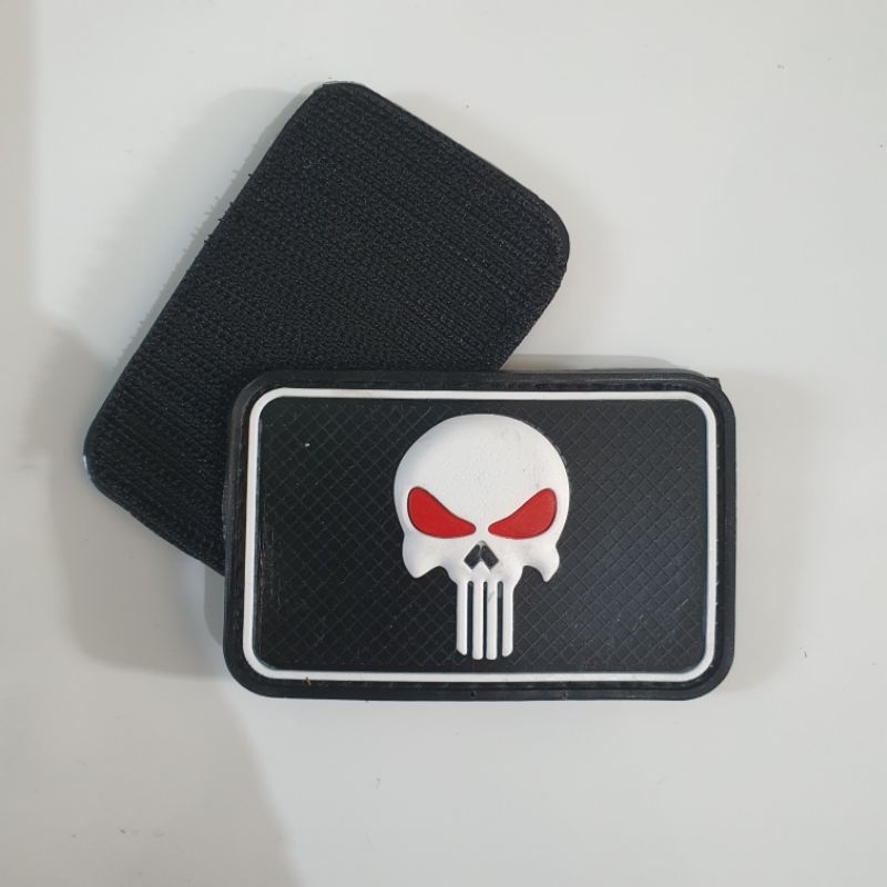 patch rubber logo tengkorak funiser 3D kotak putih / tempelan emblem karet velcro