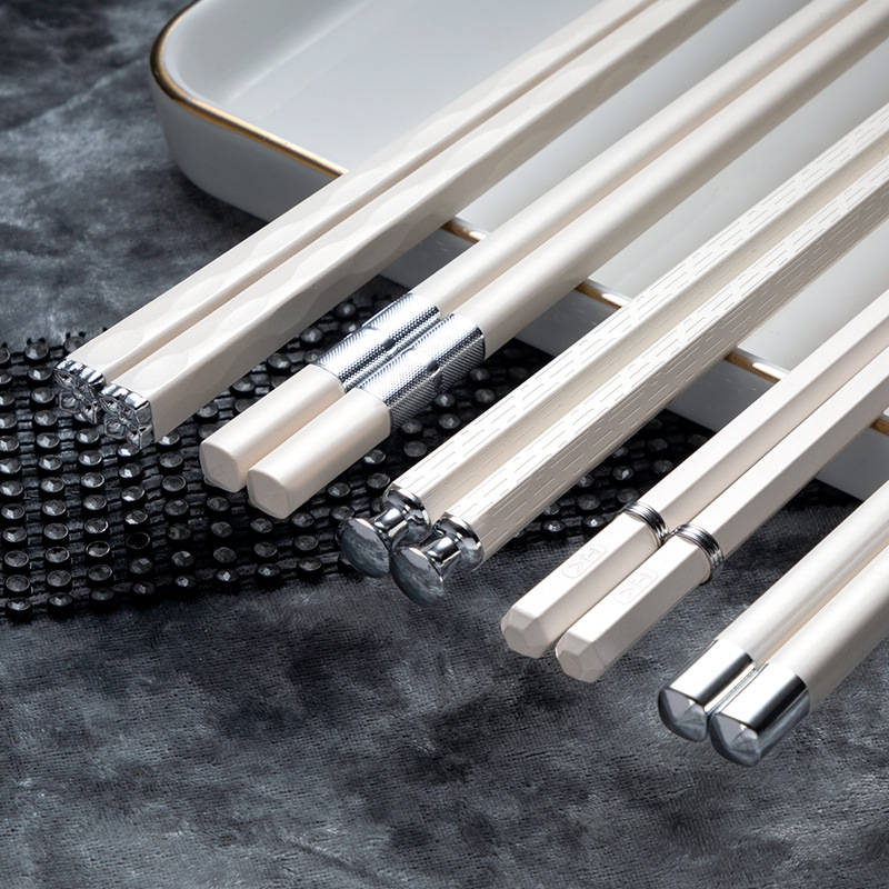 KANGJUNWEISHI Sumpit Makan Japanese Chopstick 5 Pasang - KJ-24 - White/Silver