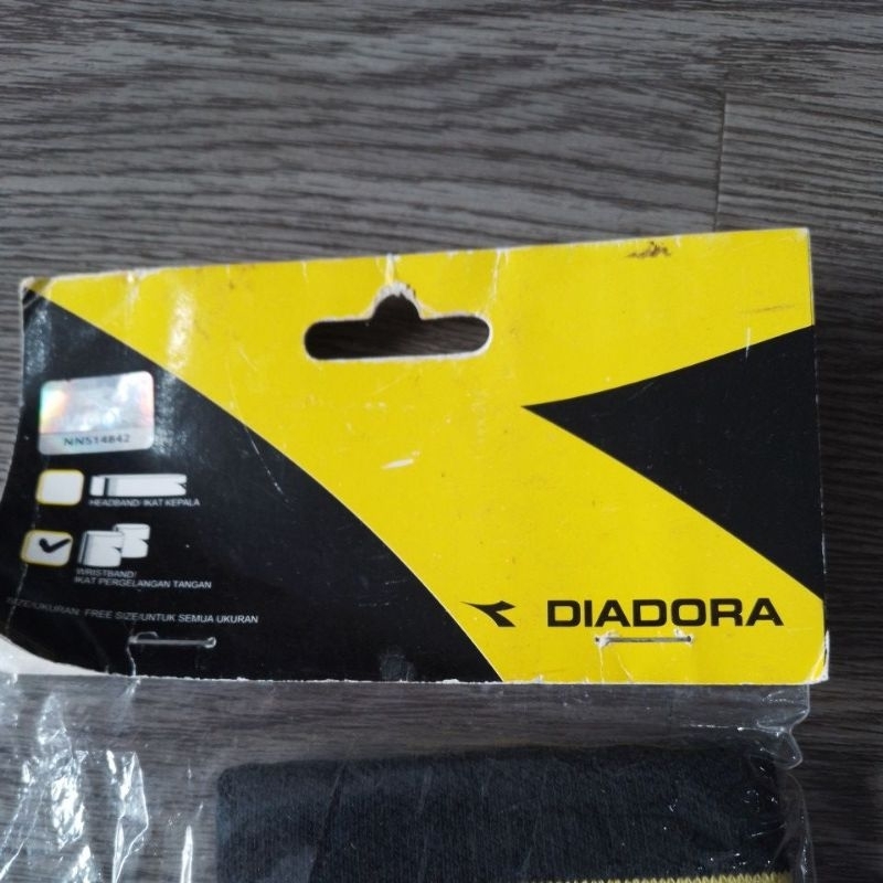 wristband diadora