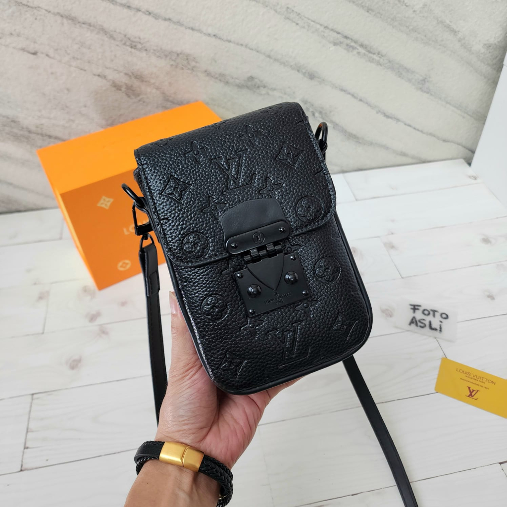 22104 L Vuitton Sling Handphone Bag (Free Sarung+BubbleWrap)