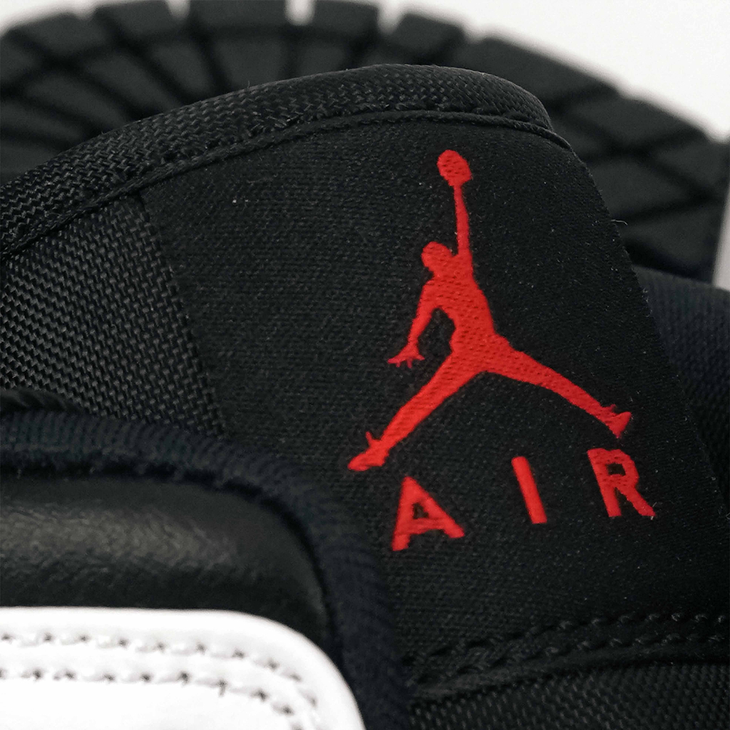 Air Jordan 1 Mid Black Chile White Red