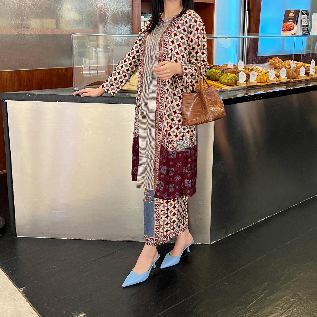 Lausboutique-Iskandar Set-Seri Klasik-Setelan Batik Wanita