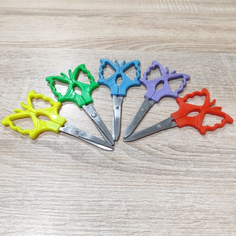 

Gunting kecil motif kupu kupu ukuran 14cm