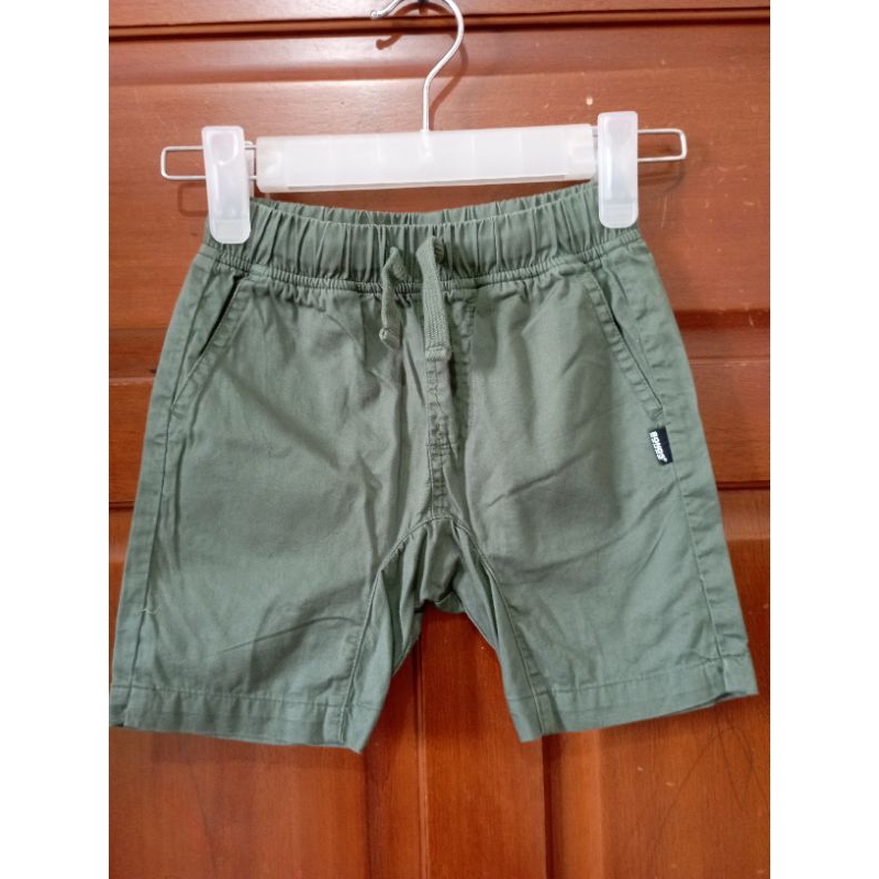Bonds celana pendek hijau anak size 3 LIKE NEW