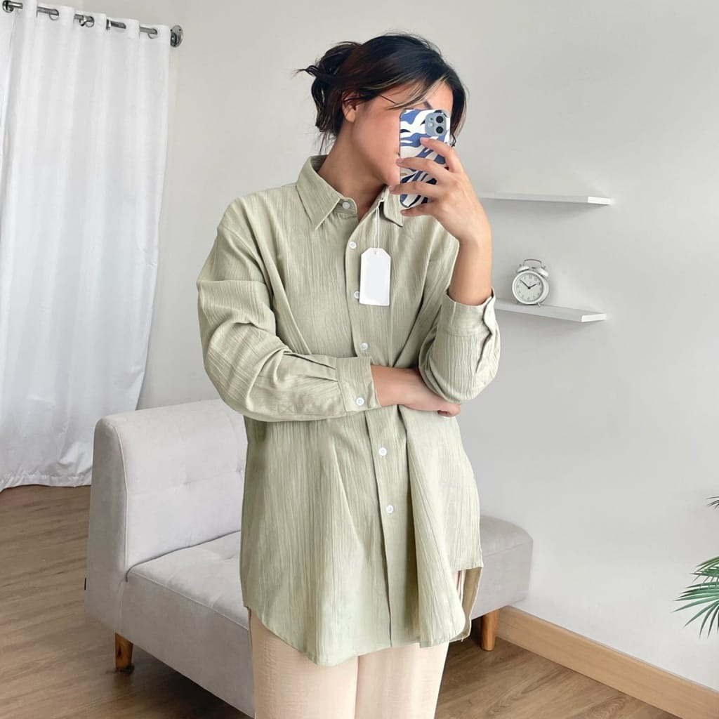 Atasan Wanita Kemeja Crinkle Airflow Anna Shirt Crincle Tanpa Saku KMJ07PA