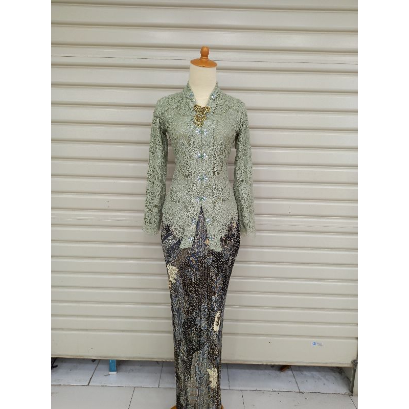 SETELAN KEBAYA FLOY // SETELAN KEBAYA KARTINI // SETELAN KEBAYA WISUDA SERAGAMAN  WARNA HIJAU SAGE G