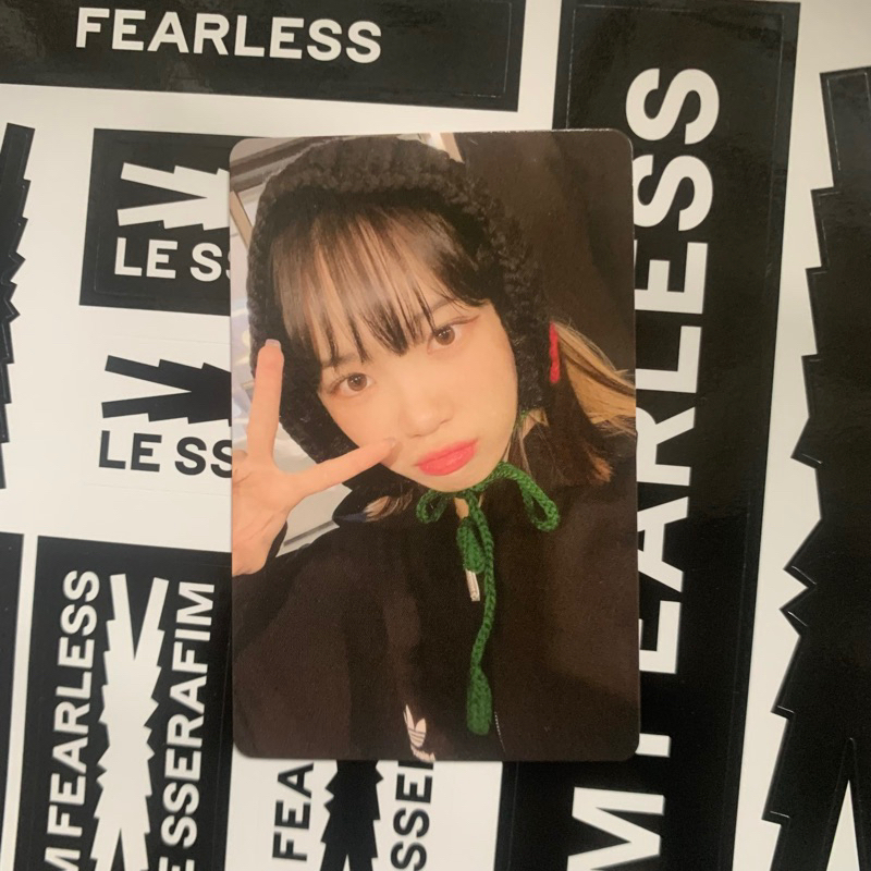 le sserafim chaewon jeju dayoff photocard marsha hoodie
