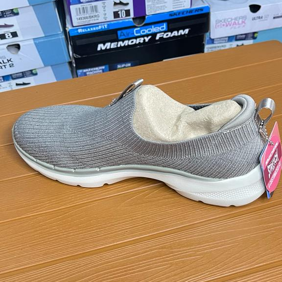 Sepatu Slip On Skechers Go walk 6