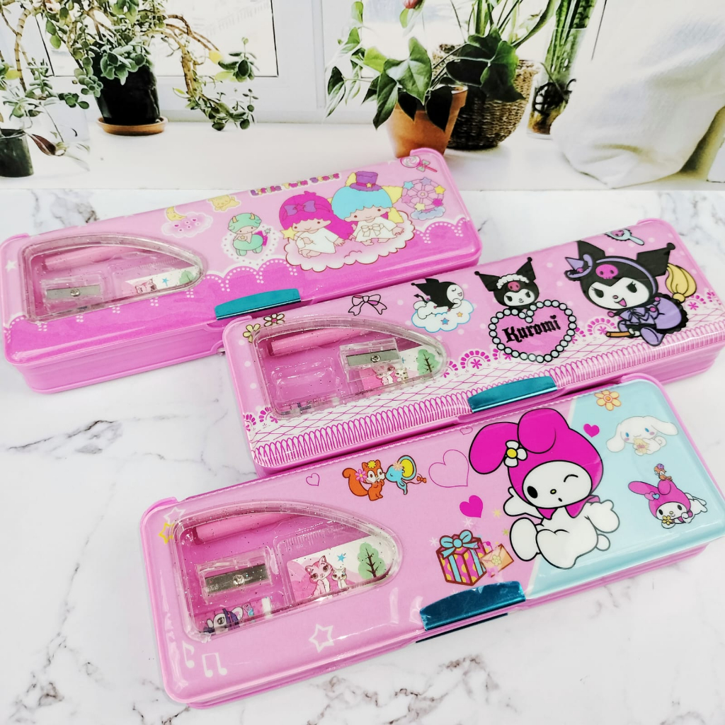 Kotak Pensil Magnet SANRIO Spesial Edition / Tempat Pensil Sanrio CUTE 2 Sekat ada kerikan nya ready 3 Variant Pink Biru Ungu Kualitas Terbaik bisa Grosir dan COD