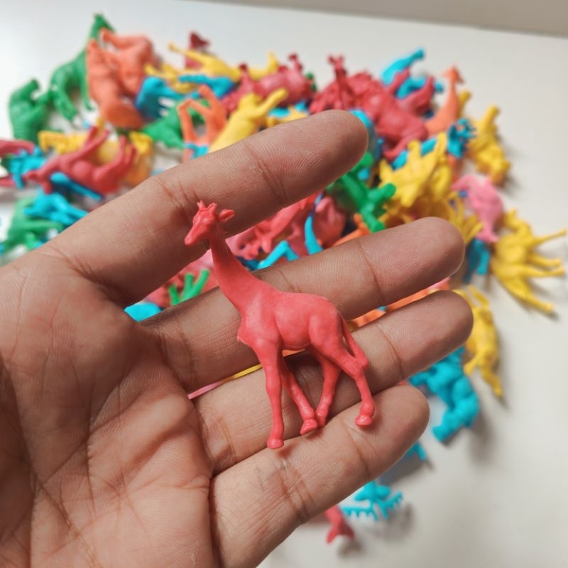 500 gram (-+95 pcs) Binatang KARET KILOAN mainan patung biantang safari