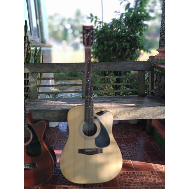 [PAKET LENGKAP]Gitar akustik Yamaha