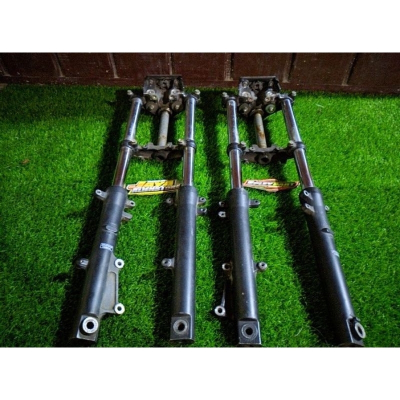 Shock Sekok Shockbreaker Depan Set Motor Verza dan Megapro Mono Original