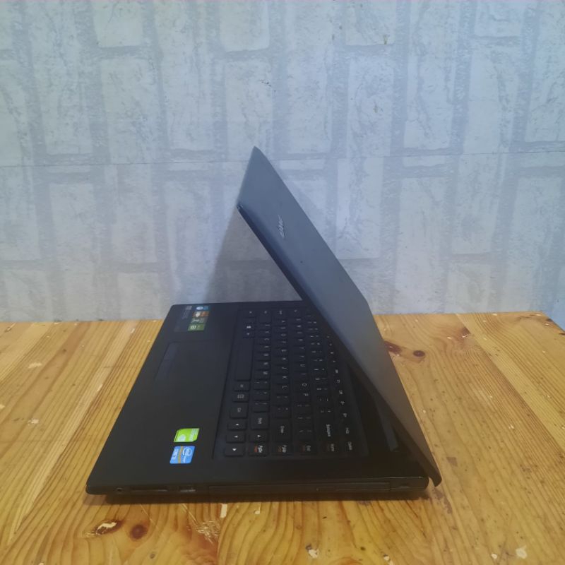 Laptop Lenovo G400S Cor i3-3120M Ram 4Gb HDD 500Gb Doble vga Nvdia geforce GT 720M Win.10 Layar 14 inc Full Aplokasi Siap pakai Mulus