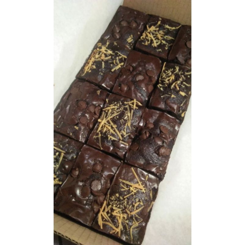 

Fudgy Brownies 20*10 Frins Bakery