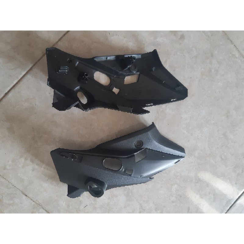 KIM - Batok depan kupingan New CB150R Dudukan lampu sein CB150R Facelift 2015-2019