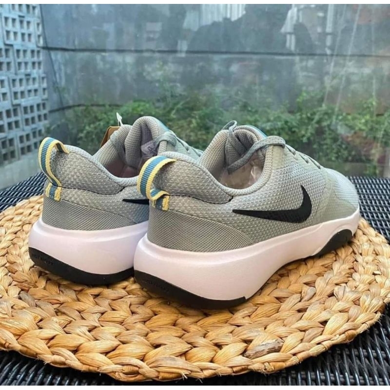 Sepatu Nike