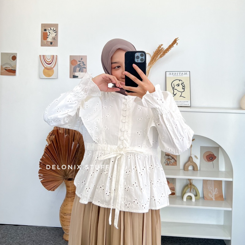 JELITA LACE TOP