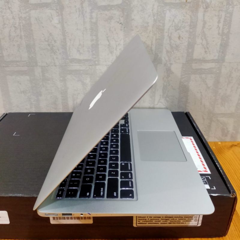 Laptop Macbook Air Early 13 inch 2015 intel Cor i7 Ram 8GB SSD 128GB Keyboard backlight