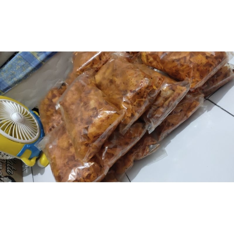 

kripik singkong pedas daun jeruk