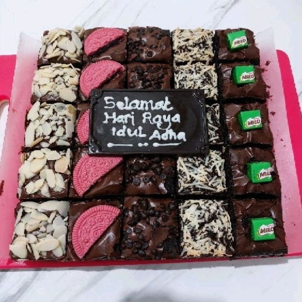 

FUDGY BROWNIES free ucapan/Brownies sekat/brownies