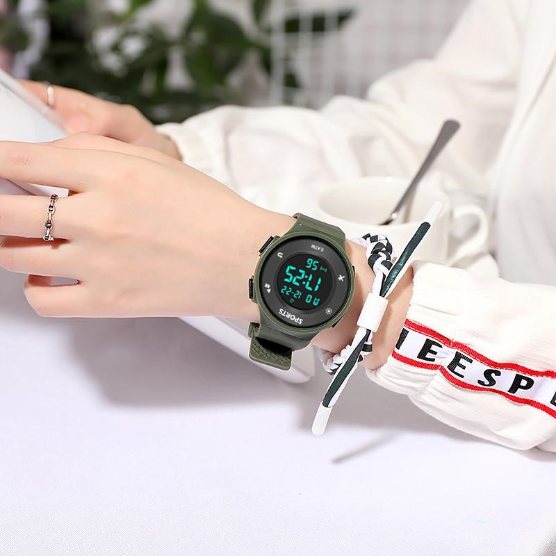 Jam Tangan Digital Sport Wach Kekinian Untuk Pria dan Wanita LED Strap Rubber Fashion Import