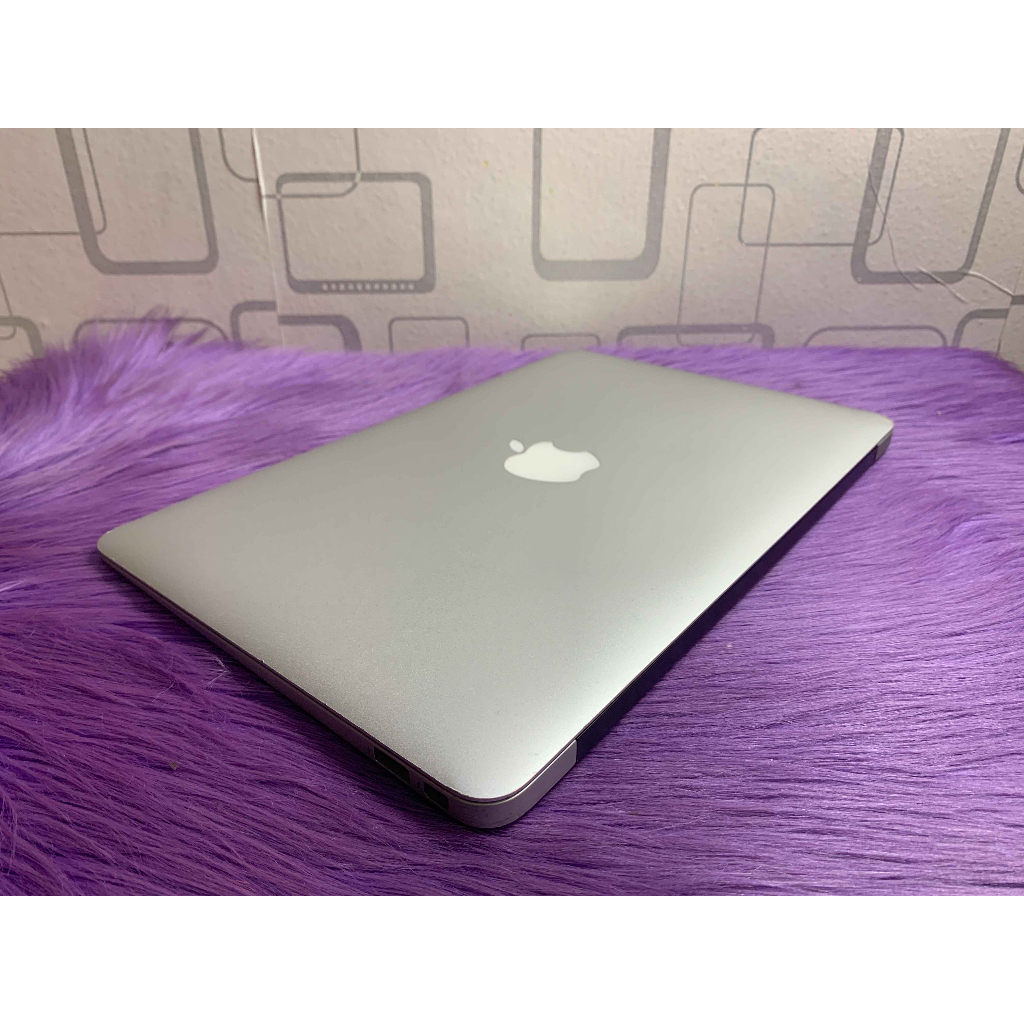 MacBook Air 11 in Early 2015  Core i5 4GB SSD 128GB