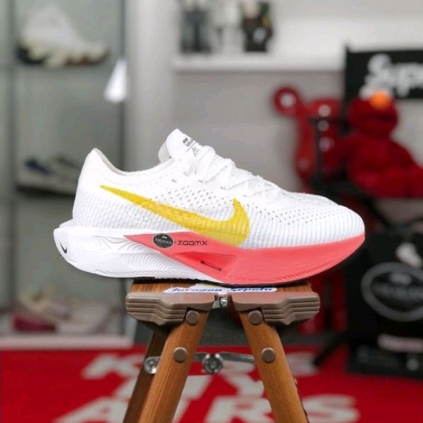 Nike ZoomX Vaporfly Next% 3 &quot;White/Topaz Gold-Sea Coral&quot;