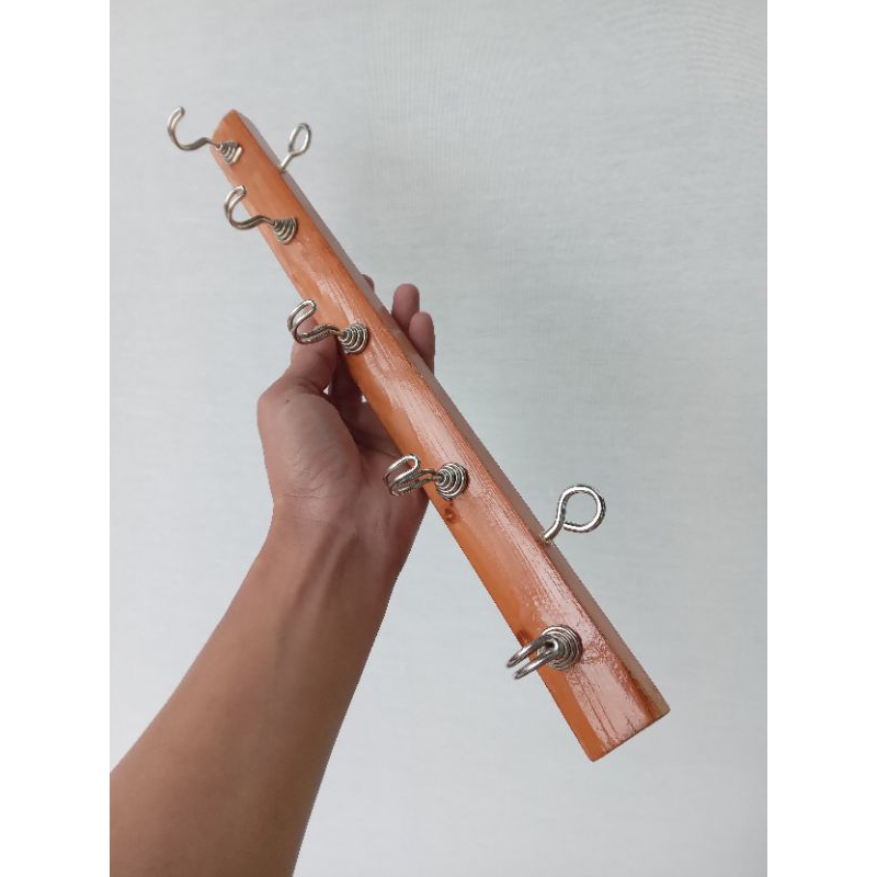 GANTUNGAN BAJU KAPSTOK BAHAN KAYU JATI BELANDA