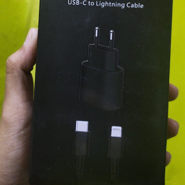 CHARGER 20W FAST CHARGING USB C PLUS KABEL COLOKAN C TO LIGHTNING