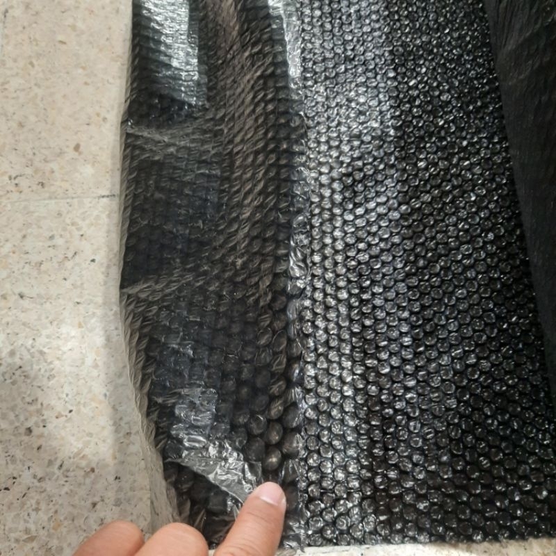 

Buble wrap HITAM tambahan pengaman untuk packing barang