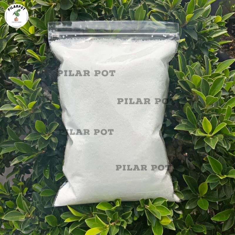 pupuk urea nitrea 46% (N) untuk penyubur daun dan rumput - PUPUK UREA 1 KG