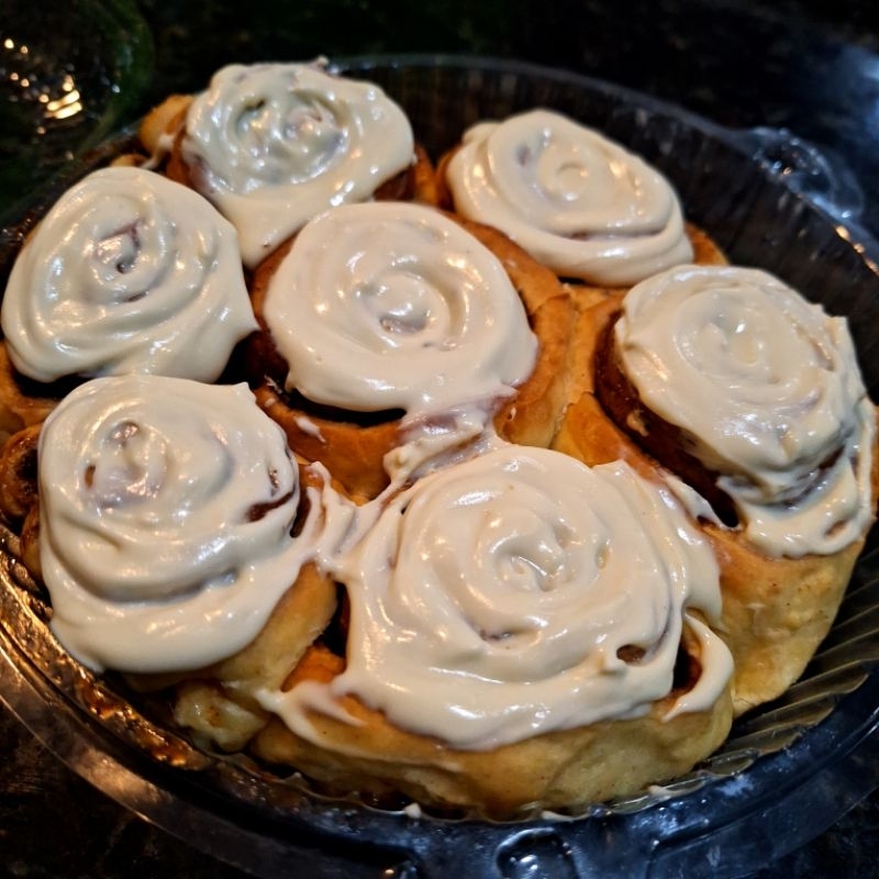 

Cinnamon roll with cheese glaze PO (PRE ORDER 2- 3 HARI)