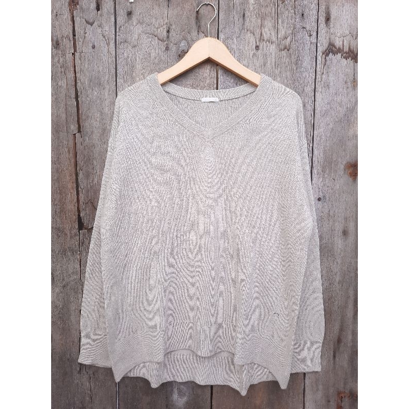 knitwear gu uniqlo v neck sweater rajut size XL