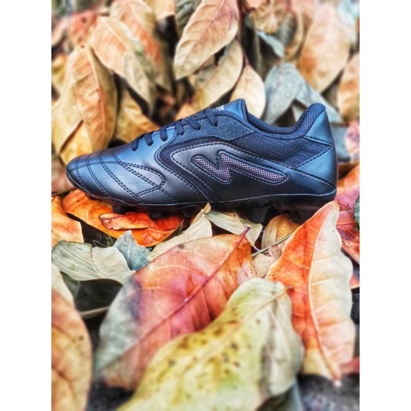 sepatu bola Nugrosh BACKLASH FG black