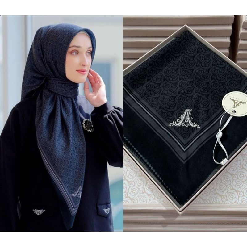 Ayu dyah Andari Wonder Rose Scarf