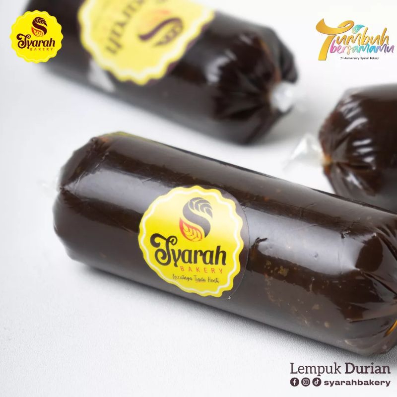 

LEMPUK DURIAN 250 GRAM SYARAH BAKERY / MAKANAN KHAS BENGKULU / OLEH OLEH KHAS BENGKULU