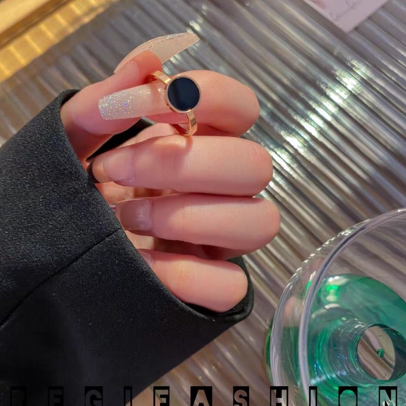 { COD } CINCIN TITANIUM WANITA BULAT HITAM CINCIN WANITA KOREA KEKINIAN ANTI KARAT TIDAK LUNTUR
