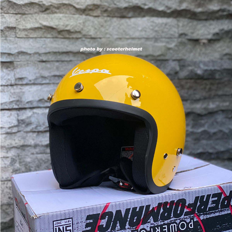 helm vespa kuning classic italy