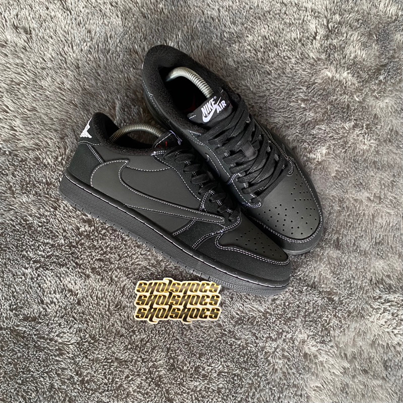 NIKE AIR JORDAN 1 LOW x TRAVIS SCOTT x BLACK PHANTOM