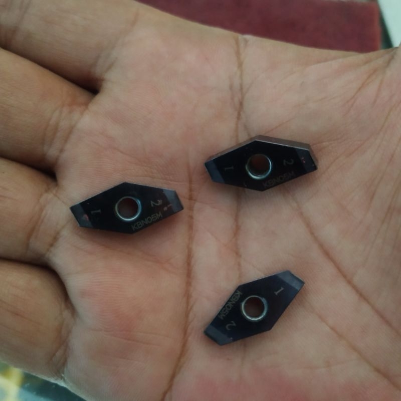 Insert bubut diamond CBN untuk material keras mata pisau bubut
