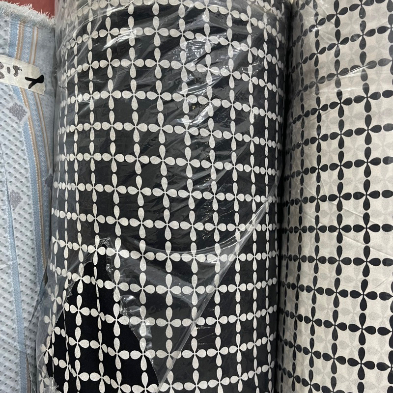 Kain ceruty zara - Zara crep import / Kain macan - kain motif macan - bahan untuk gamis,outer,dress 