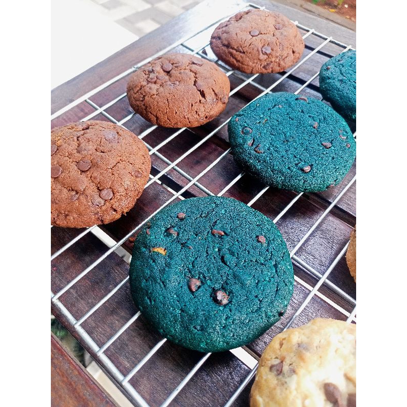 

soft cookies baked cookies monster cookies lumer kukis coklat almond redvelvet